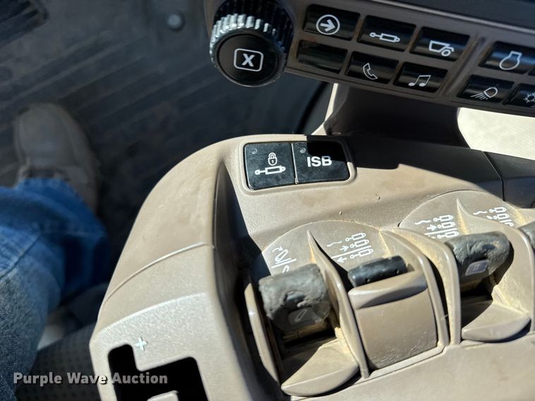 image for item EU6429 2015 John Deere 9620R Scraper Special 4WD tractor