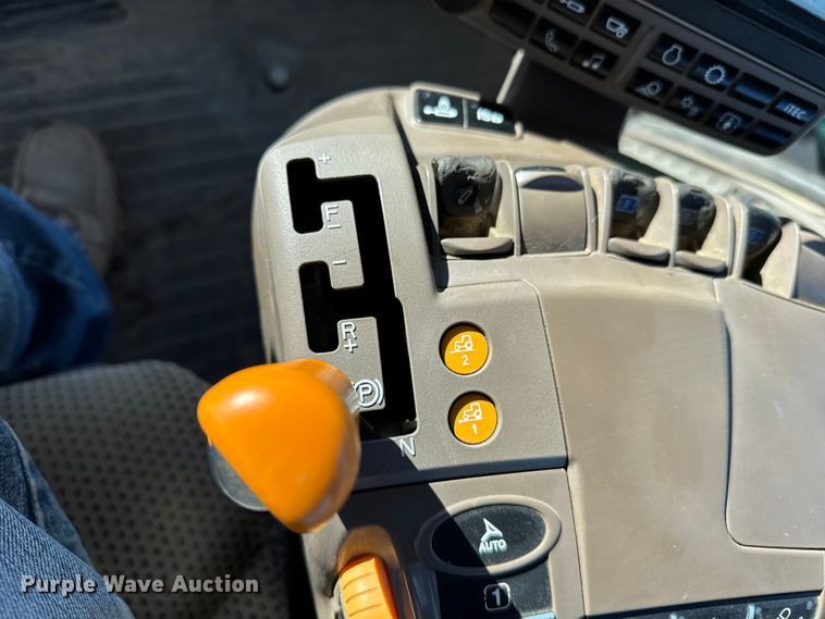 image for item EU6429 2015 John Deere 9620R Scraper Special 4WD tractor