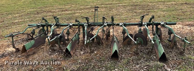 image for item EU6479 John Deere row crop cultivator