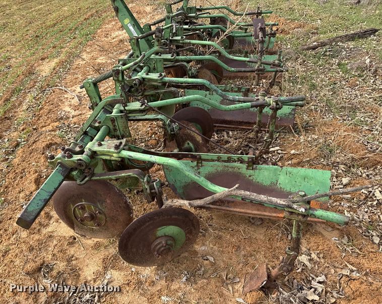image for item EU6479 John Deere row crop cultivator