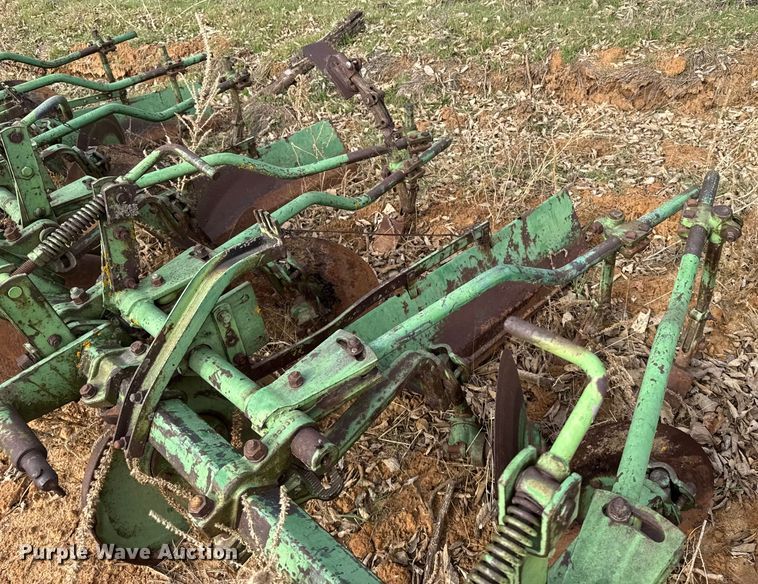 image for item EU6479 John Deere row crop cultivator
