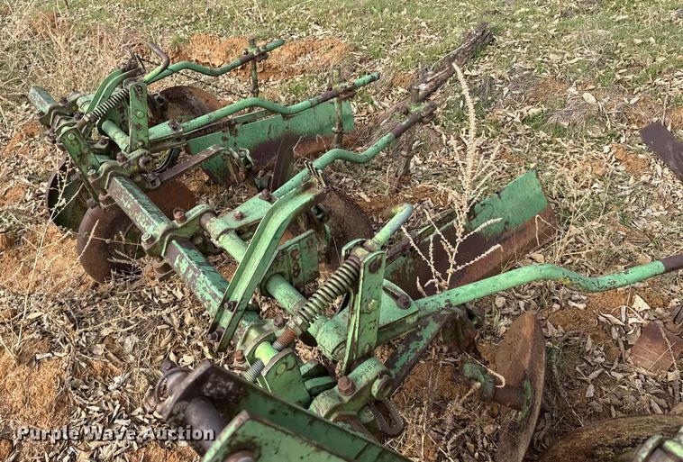 image for item EU6479 John Deere row crop cultivator