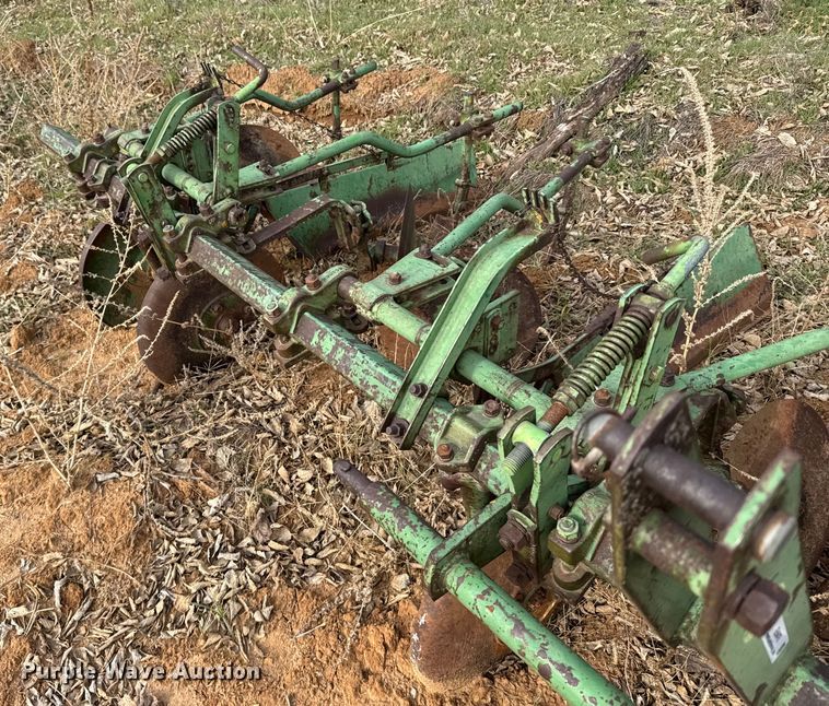 image for item EU6479 John Deere row crop cultivator