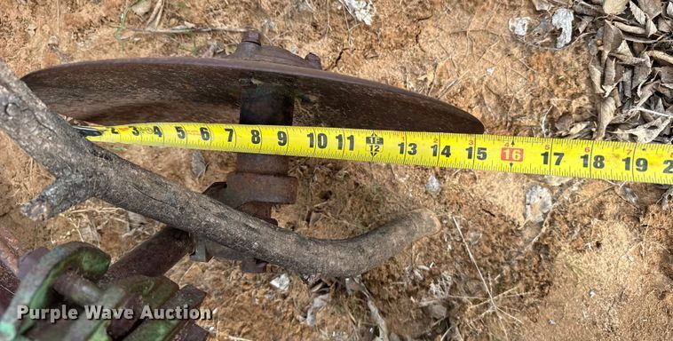 image for item EU6479 John Deere row crop cultivator