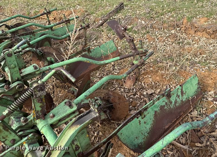 image for item EU6479 John Deere row crop cultivator