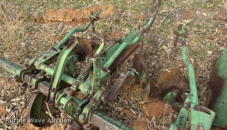 image for item EU6479 John Deere row crop cultivator