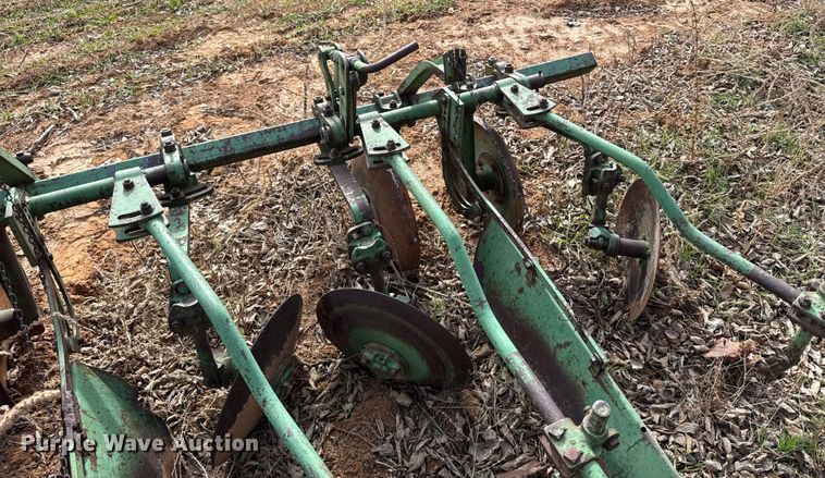 image for item EU6479 John Deere row crop cultivator