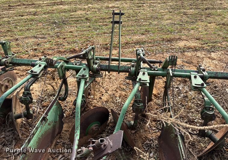 image for item EU6479 John Deere row crop cultivator