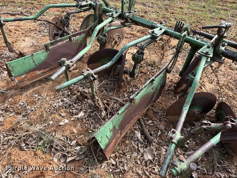 image for item EU6479 John Deere row crop cultivator