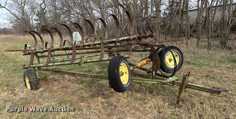 image for item EU6481 John Deere chisel