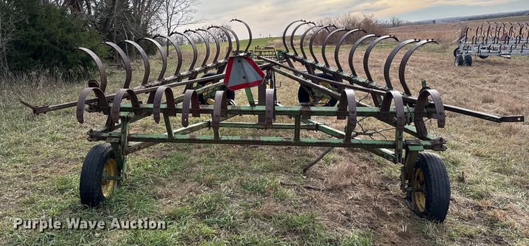 image for item EU6481 John Deere chisel