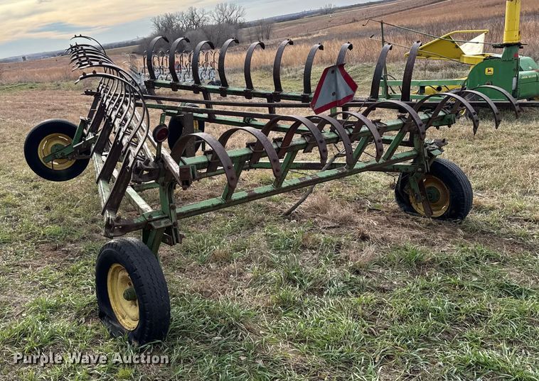 image for item EU6481 John Deere chisel