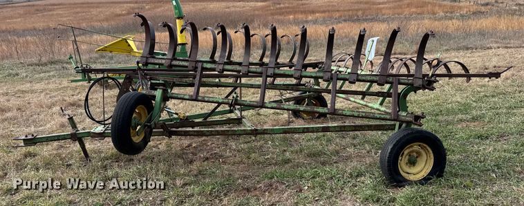 image for item EU6481 John Deere chisel