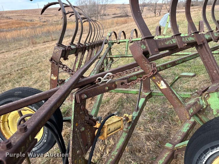 image for item EU6481 John Deere chisel