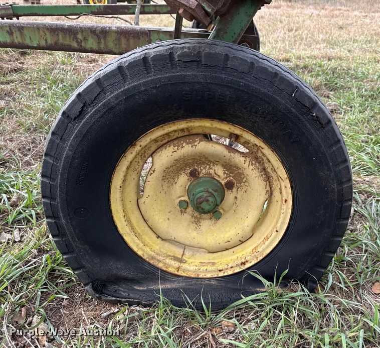 image for item EU6481 John Deere chisel