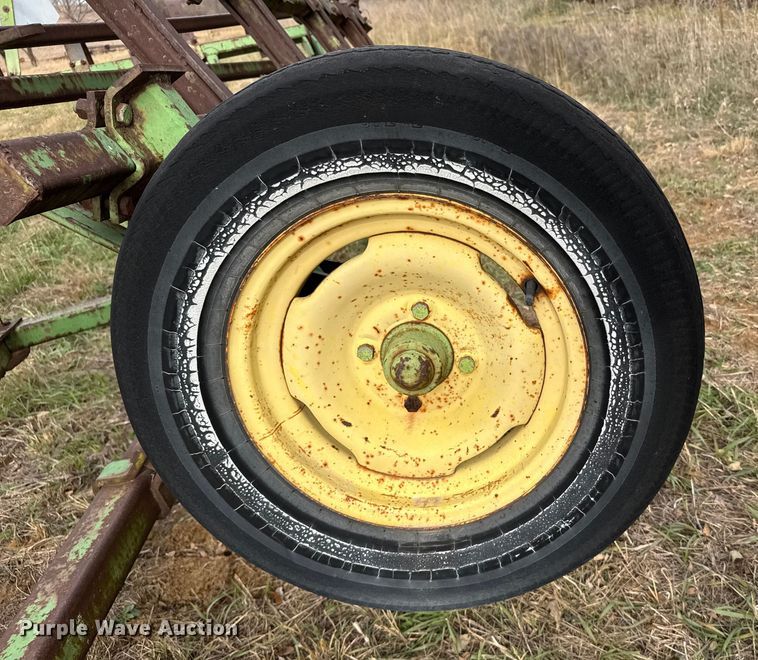 image for item EU6481 John Deere chisel