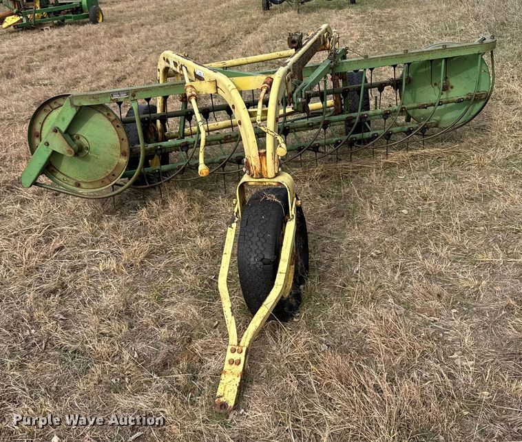 image for item EU6482 John Deere 640 hay rake