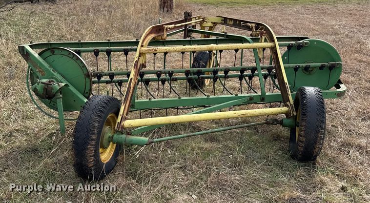 image for item EU6482 John Deere 640 hay rake