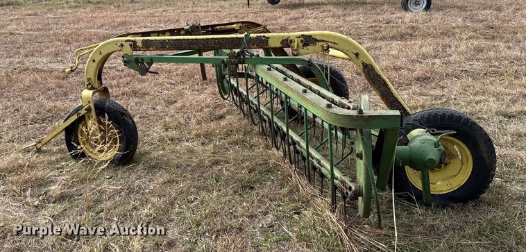 image for item EU6482 John Deere 640 hay rake