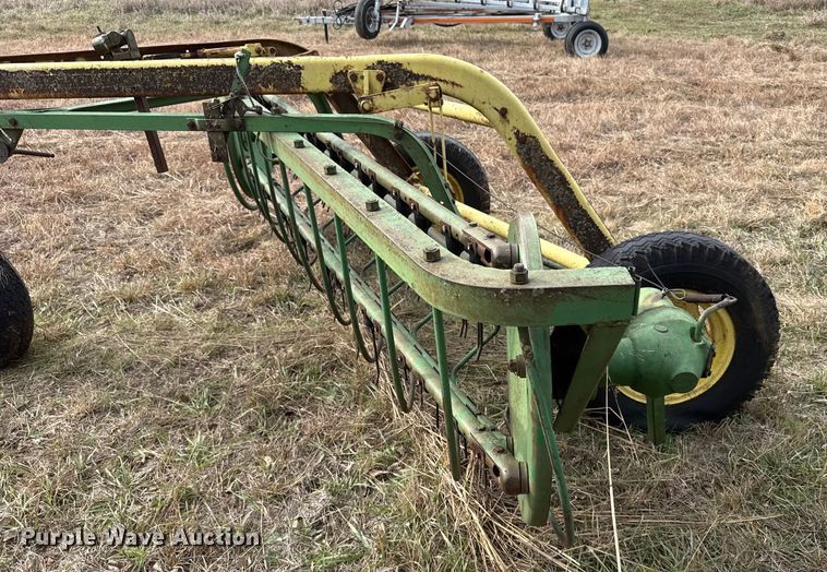 image for item EU6482 John Deere 640 hay rake