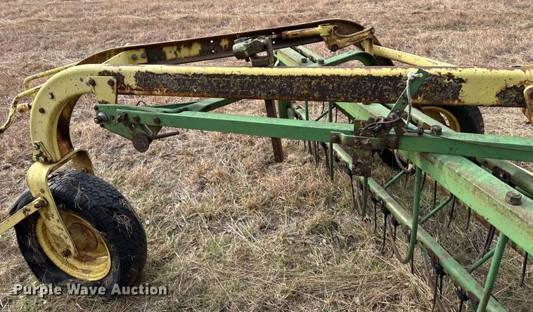 image for item EU6482 John Deere 640 hay rake