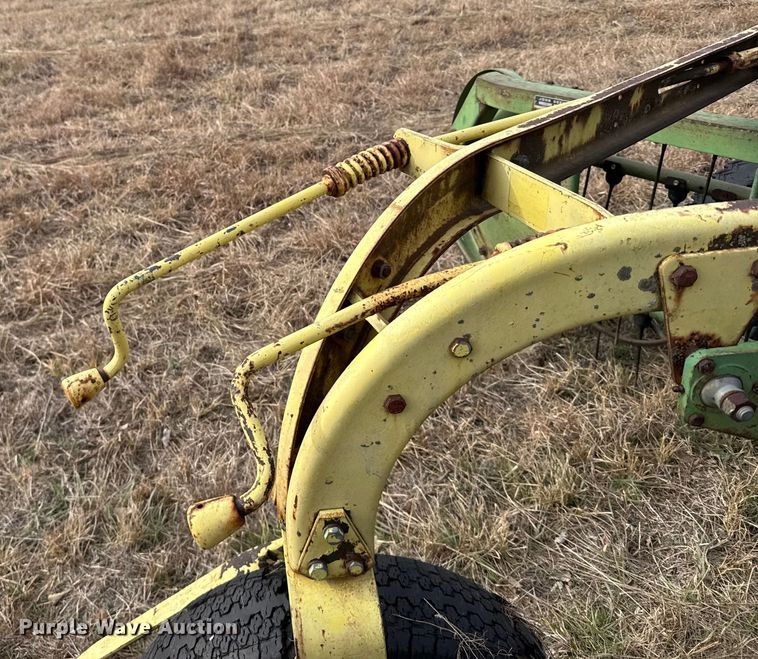 image for item EU6482 John Deere 640 hay rake