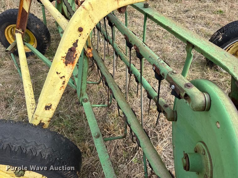 image for item EU6482 John Deere 640 hay rake