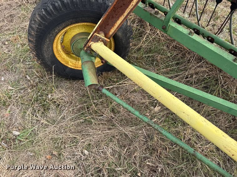 image for item EU6482 John Deere 640 hay rake
