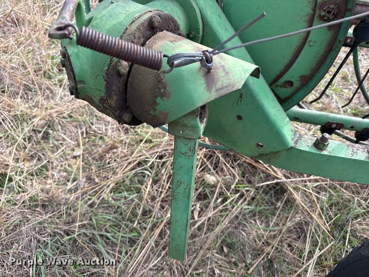 image for item EU6482 John Deere 640 hay rake