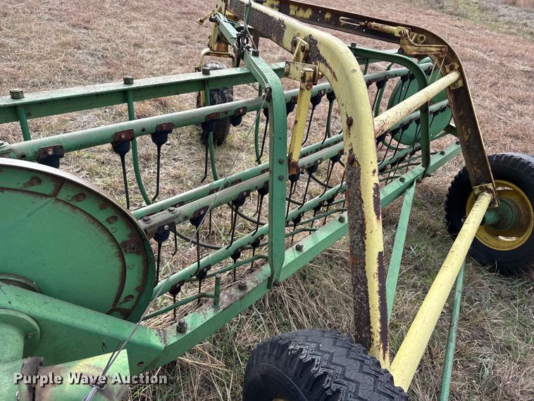 image for item EU6482 John Deere 640 hay rake