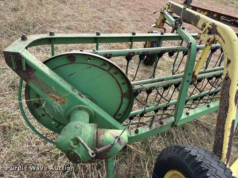 image for item EU6482 John Deere 640 hay rake