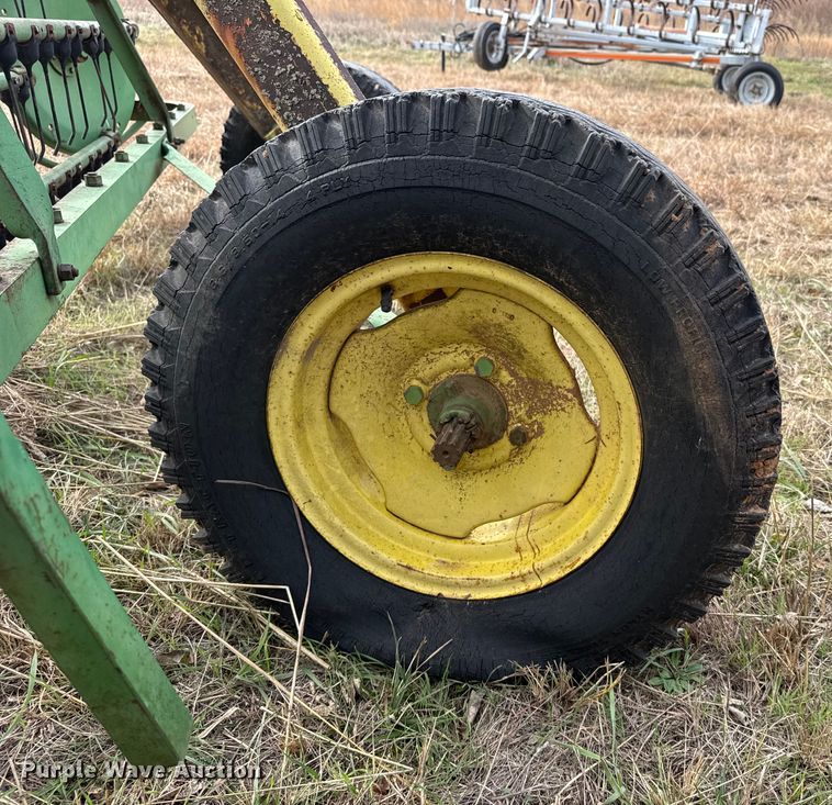 image for item EU6482 John Deere 640 hay rake