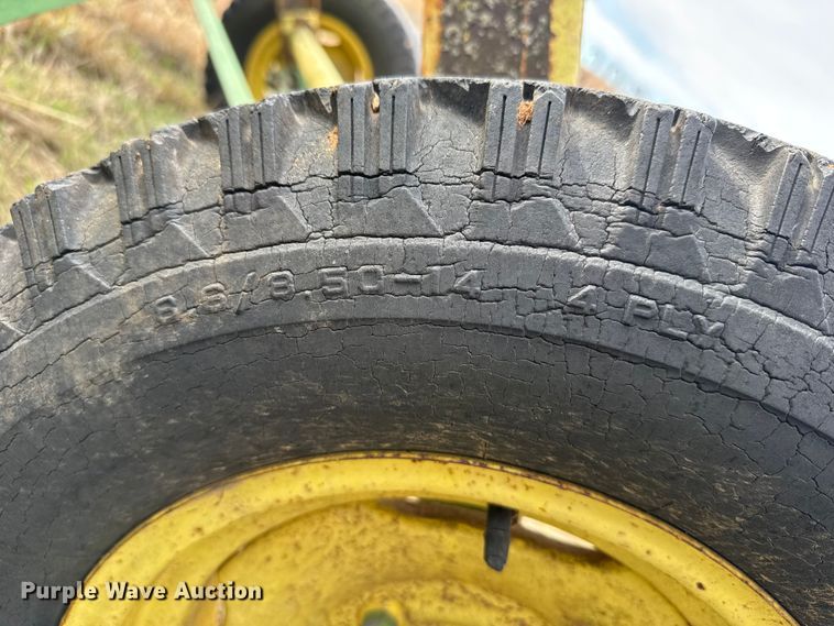 image for item EU6482 John Deere 640 hay rake