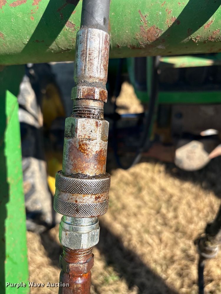 image for item EV2556 2000 John Deere 5310 MFWD tractor