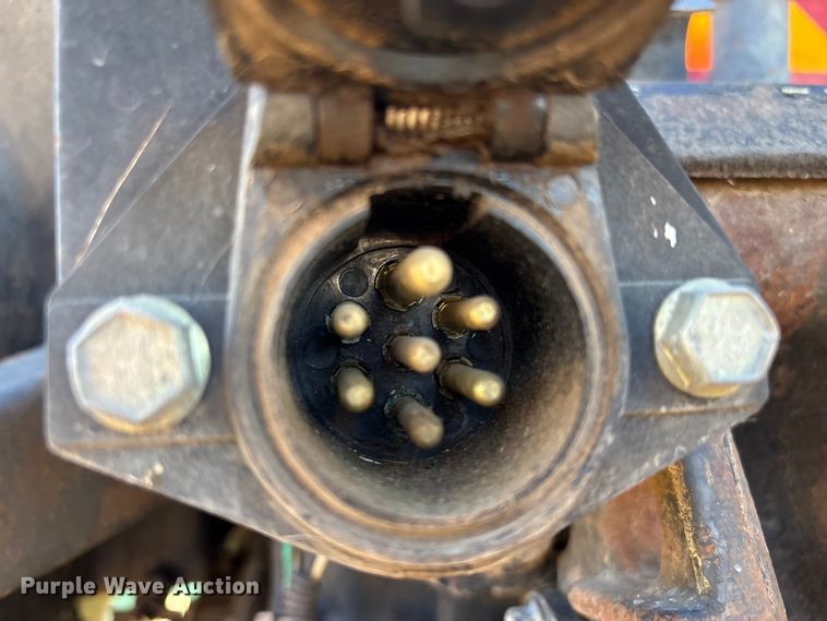 image for item EV2556 2000 John Deere 5310 MFWD tractor