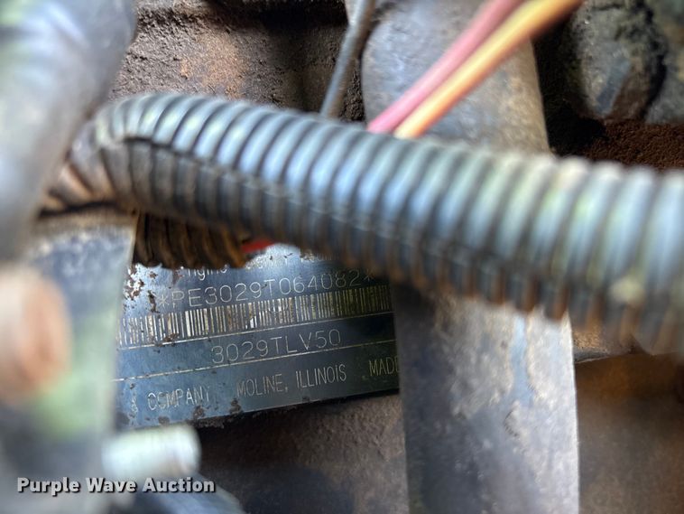 image for item EV2556 2000 John Deere 5310 MFWD tractor