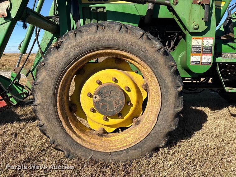 image for item EV2556 2000 John Deere 5310 MFWD tractor