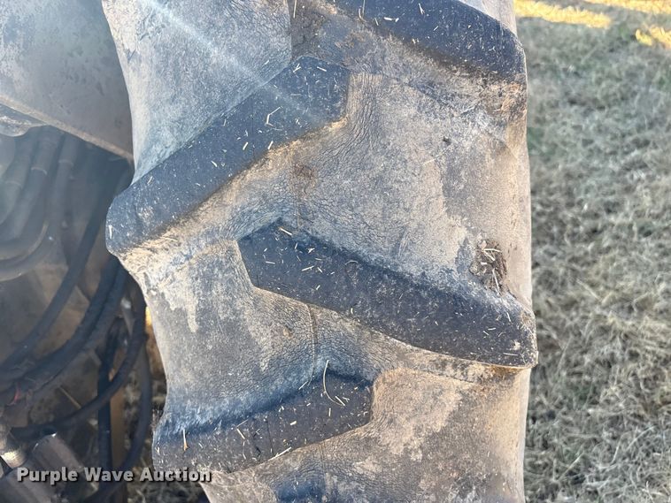 image for item EV2556 2000 John Deere 5310 MFWD tractor