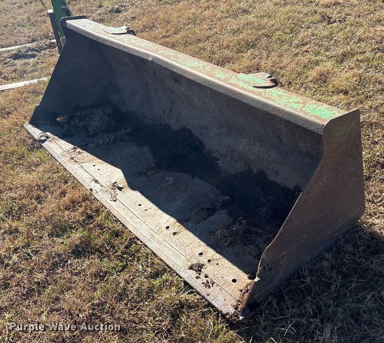 image for item EV2556 2000 John Deere 5310 MFWD tractor