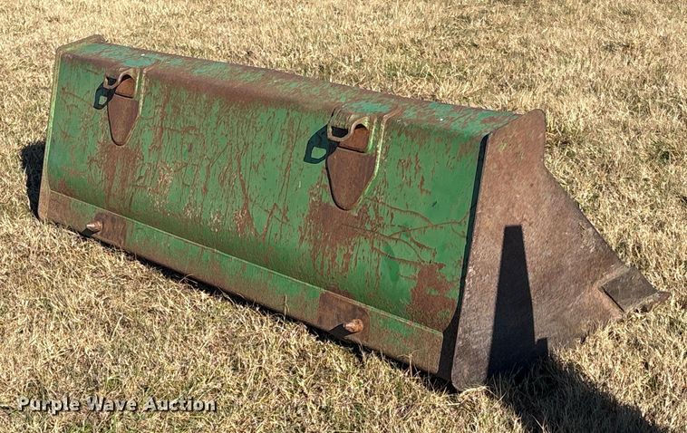 image for item EV2556 2000 John Deere 5310 MFWD tractor