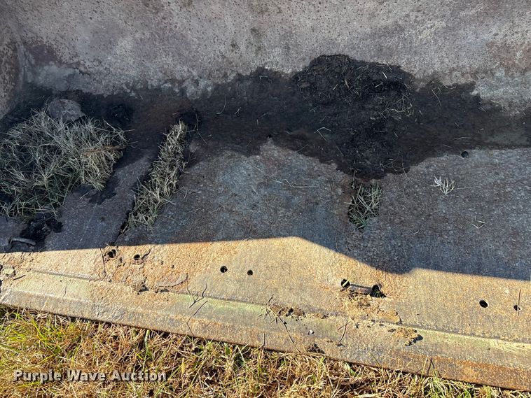 image for item EV2556 2000 John Deere 5310 MFWD tractor