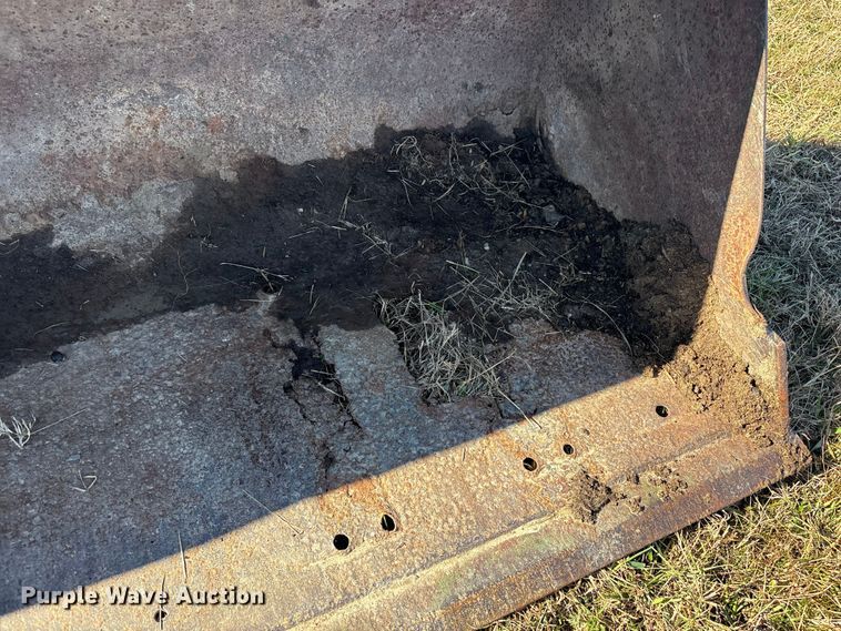 image for item EV2556 2000 John Deere 5310 MFWD tractor