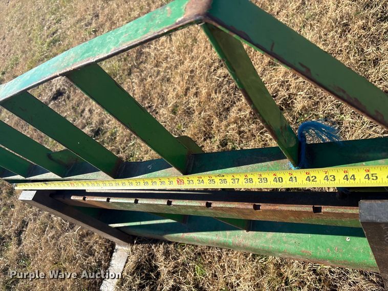 image for item EV2556 2000 John Deere 5310 MFWD tractor