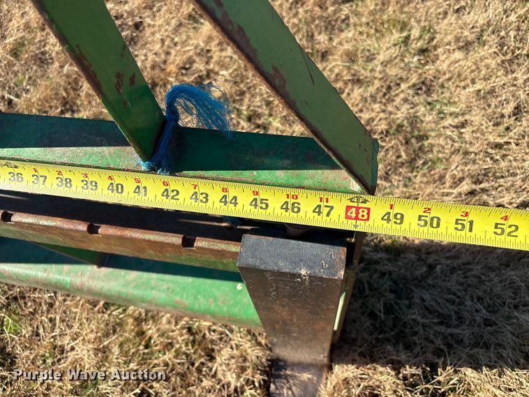 image for item EV2556 2000 John Deere 5310 MFWD tractor