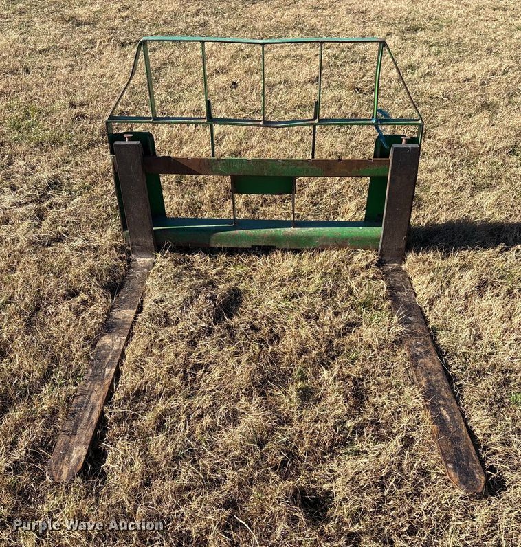 image for item EV2556 2000 John Deere 5310 MFWD tractor