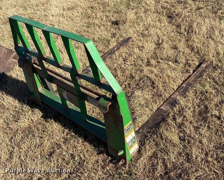 image for item EV2556 2000 John Deere 5310 MFWD tractor