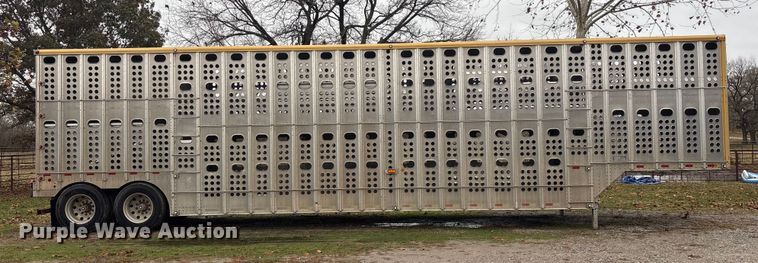 image for item EV2566 2005 Merritt livestock trailer