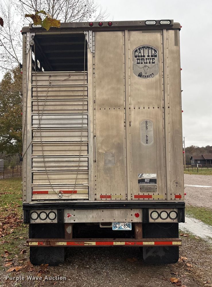 image for item EV2566 2005 Merritt livestock trailer
