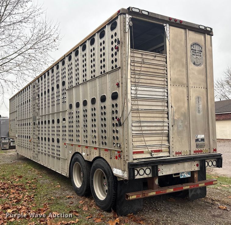 image for item EV2566 2005 Merritt livestock trailer