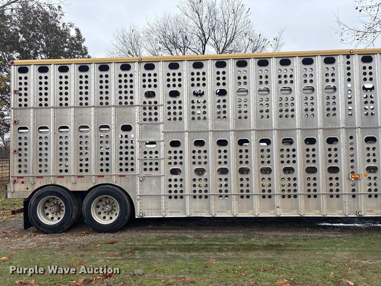 image for item EV2566 2005 Merritt livestock trailer